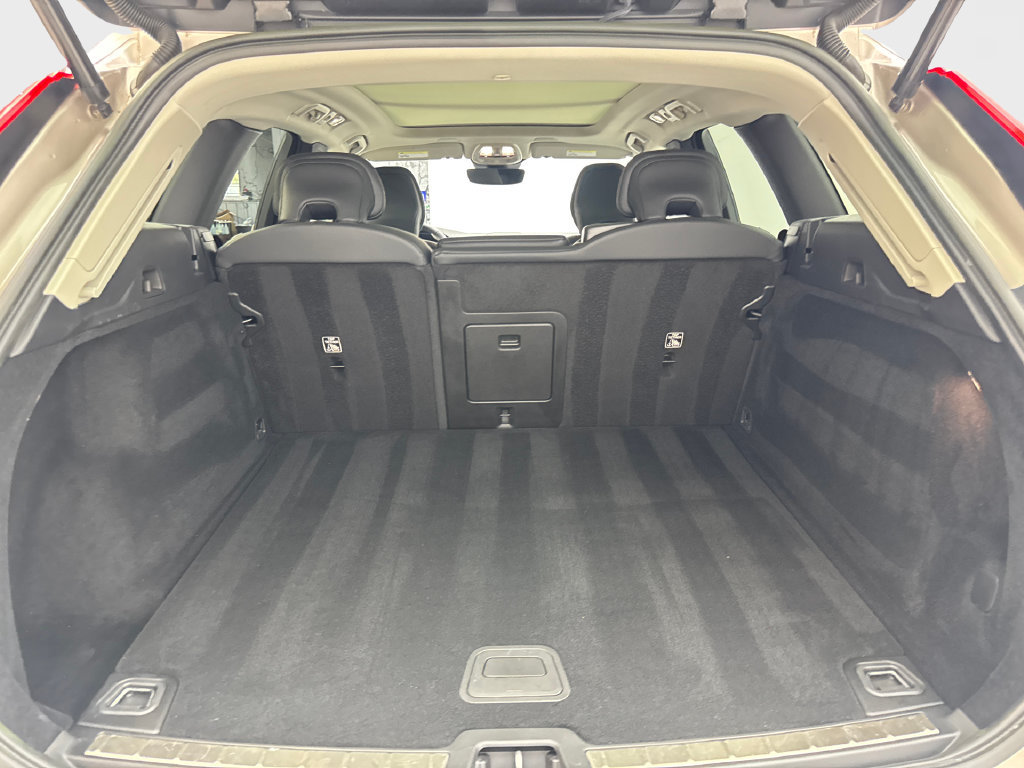 Used 2023 Volvo XC60 B5 Plus FWD image 81