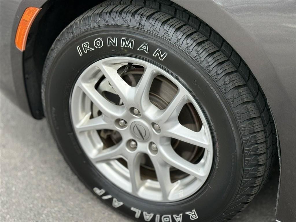 Used 2023 Chrysler Pacifica Touring-L FWD image 10