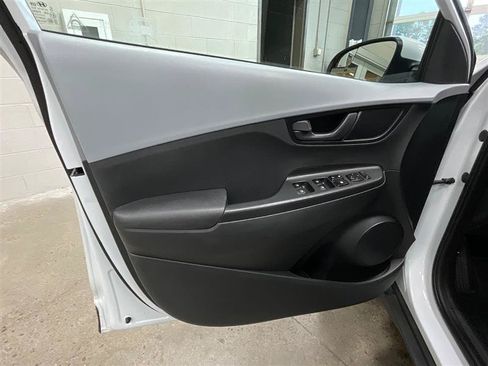 Used 2021 Hyundai Kona SE AWD/4WD image 10