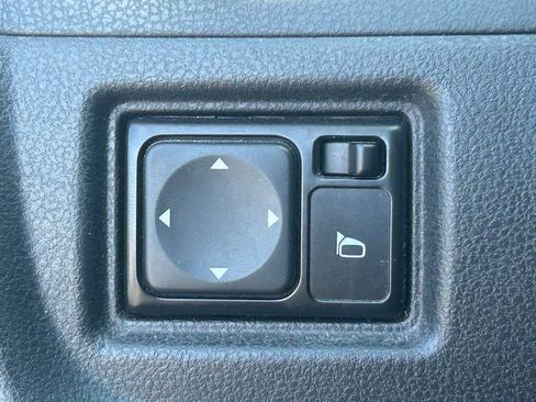 Used 2018 Nissan Versa Note SV FWD image 22