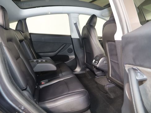 Used 2024 Tesla Model Y Long Range RWD image 15