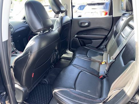Used 2018 Jeep Compass Trailhawk w/ Leather Interior Group AWD/4WD image 12