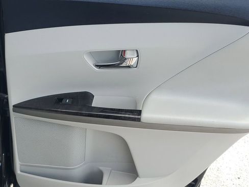 Used 2014 Toyota Venza LE image 42