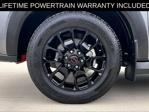 Used 2025 Nissan Armada PRO-4X AWD/4WD image 12