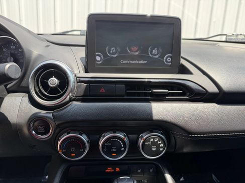 Used 2022 MAZDA MX-5 Miata Grand Touring w/ Weather Package RWD image 15