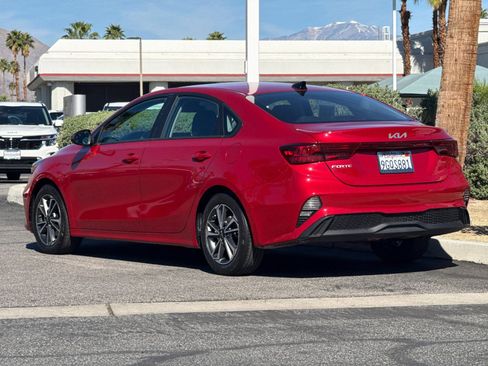 Used 2023 Kia Forte LXS w/ LXS Technology Package image 5