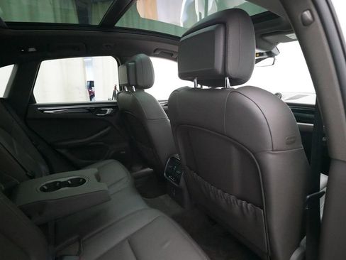 Certified 2023 Porsche Macan AWD/4WD image 29