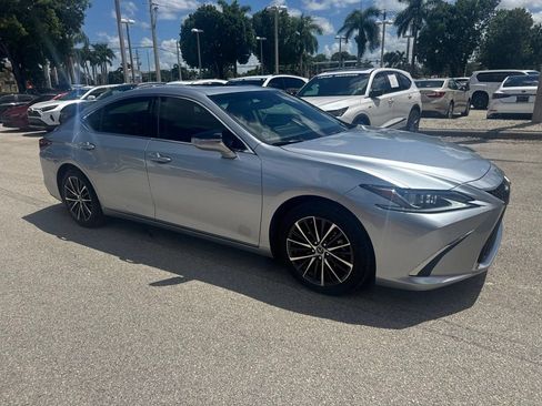 Used 2025 Lexus ES 350 w/ Premium Package FWD image 1