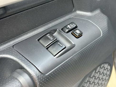Used 2011 Toyota FJ Cruiser 2WD w/ Convenience Pkg image 17