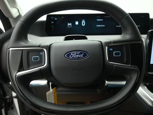 New 2025 Ford Expedition Platinum w/ Platinum Ultimate Package AWD/4WD image 12