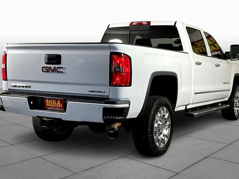 Used 2016 GMC Sierra 2500 Denali w/ Duramax Plus Package image 12