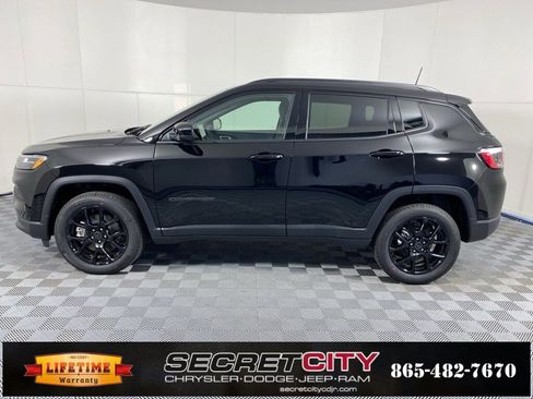 New 2026 Jeep Compass Latitude image 4