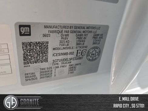 Used 2023 GMC Sierra 1500 SLT w/ SLT Convenience Package image 29