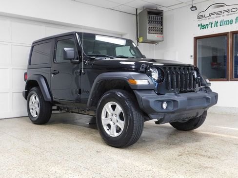 Used 2021 Jeep Wrangler Sport AWD/4WD image 6