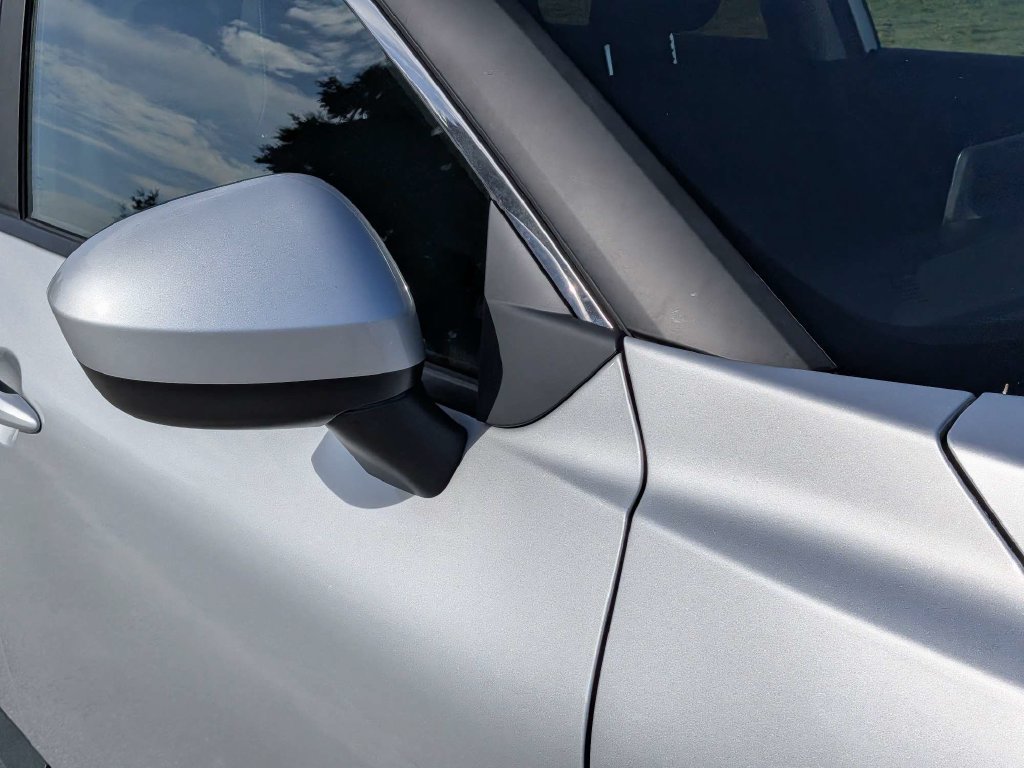 Used 2025 Nissan Rogue SV FWD image 10