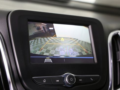 Used 2019 Chevrolet Equinox LT image 16