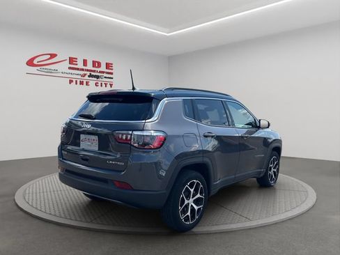 Used 2024 Jeep Compass Limited AWD/4WD image 10