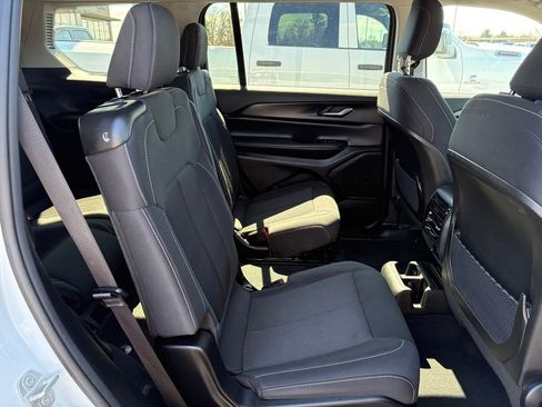 Certified 2023 Jeep Grand Cherokee L Laredo image 16