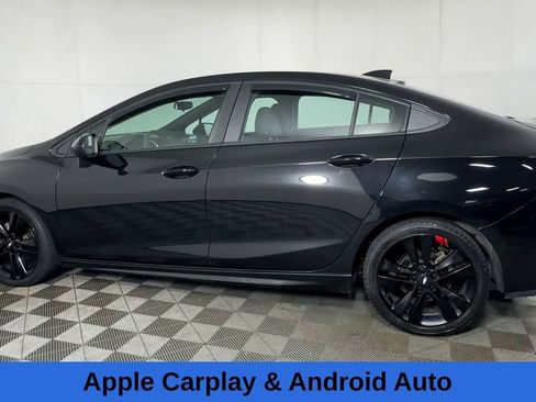 Used 2017 Chevrolet Cruze LT w/ Sun And Sound Package FWD image 9