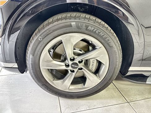 New 2026 Genesis GV70 2.5T AWD/4WD image 18