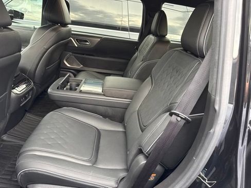 Used 2026 INFINITI QX80 Autograph w/ Premium Cargo Package AWD/4WD image 8