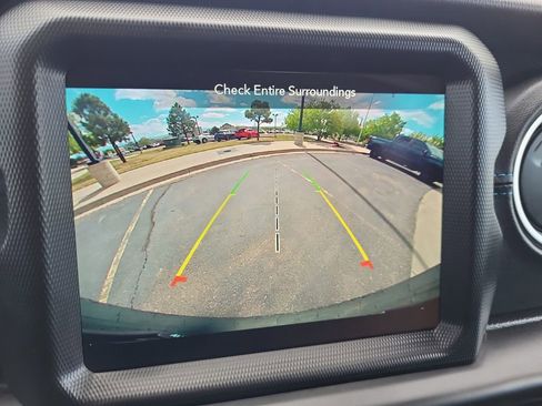 Used 2022 Jeep Wrangler Unlimited Rubicon 4xe w/ Cold Weather Group AWD/4WD image 18