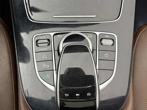 Used 2017 Mercedes-Benz E 300 4MATIC image 28