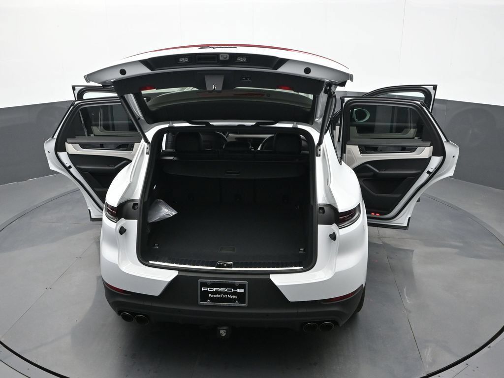Certified 2025 Porsche Cayenne E-Hybrid AWD/4WD image 28