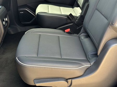Used 2025 Buick Enclave Preferred FWD image 51
