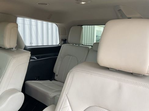 Used 2021 Ford Expedition Platinum AWD/4WD image 14