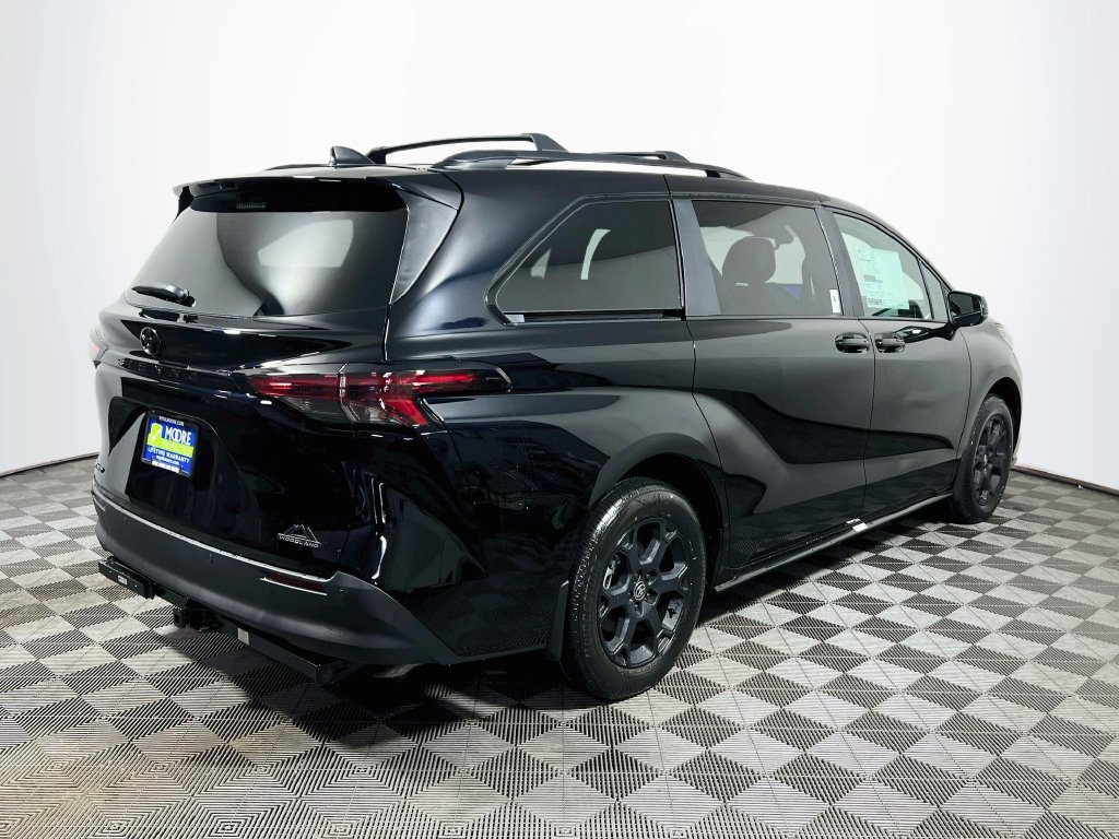 New 2026 Toyota Sienna XLE Woodland Edition AWD/4WD image 7