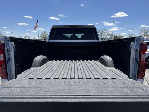 Used 2023 Chevrolet Silverado 2500 LT AWD/4WD image 23