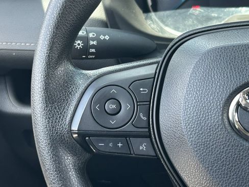 Used 2025 Toyota RAV4 LE AWD/4WD image 25