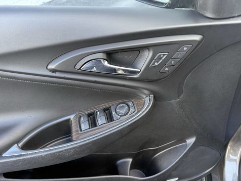 Used 2020 Chevrolet Malibu Premier image 13