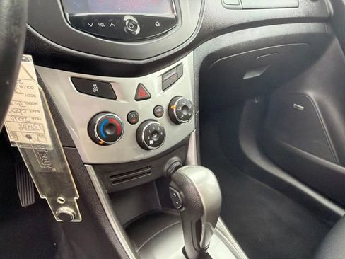 Used 2016 Chevrolet Trax LT w/ LT Sun and Sound Package AWD/4WD image 20