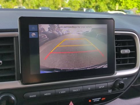 Certified 2023 Hyundai Venue SEL FWD image 20