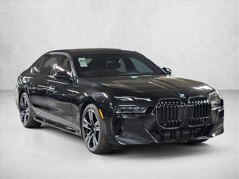 New 2026 BMW 740i RWD image 3