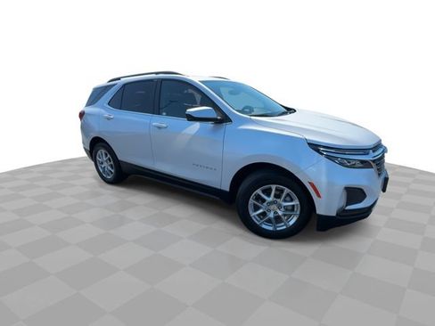 Certified 2022 Chevrolet Equinox LT FWD image 2