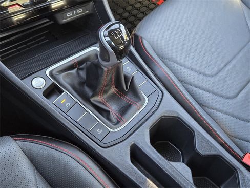 Used 2025 Volkswagen Jetta GLI Autobahn image 9