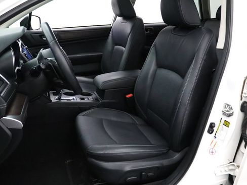Used 2019 Subaru Outback 2.5i Limited w/ Popular Package #2 AWD/4WD image 2