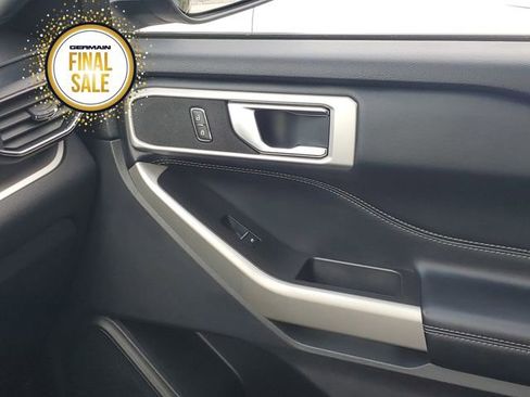 Used 2022 Ford Explorer XLT w/ Equipment Group 202A image 25