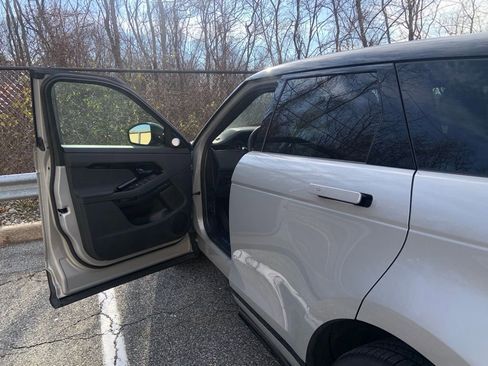 Certified 2025 Land Rover Range Rover Evoque Dynamic SE image 13