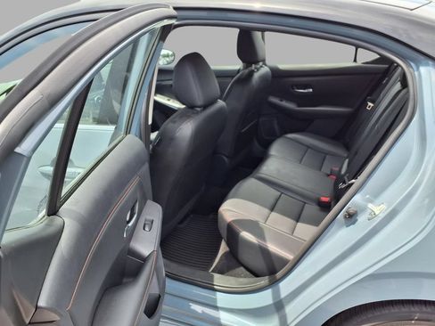 Used 2025 Nissan Sentra SR w/ SR Premium Package FWD image 26