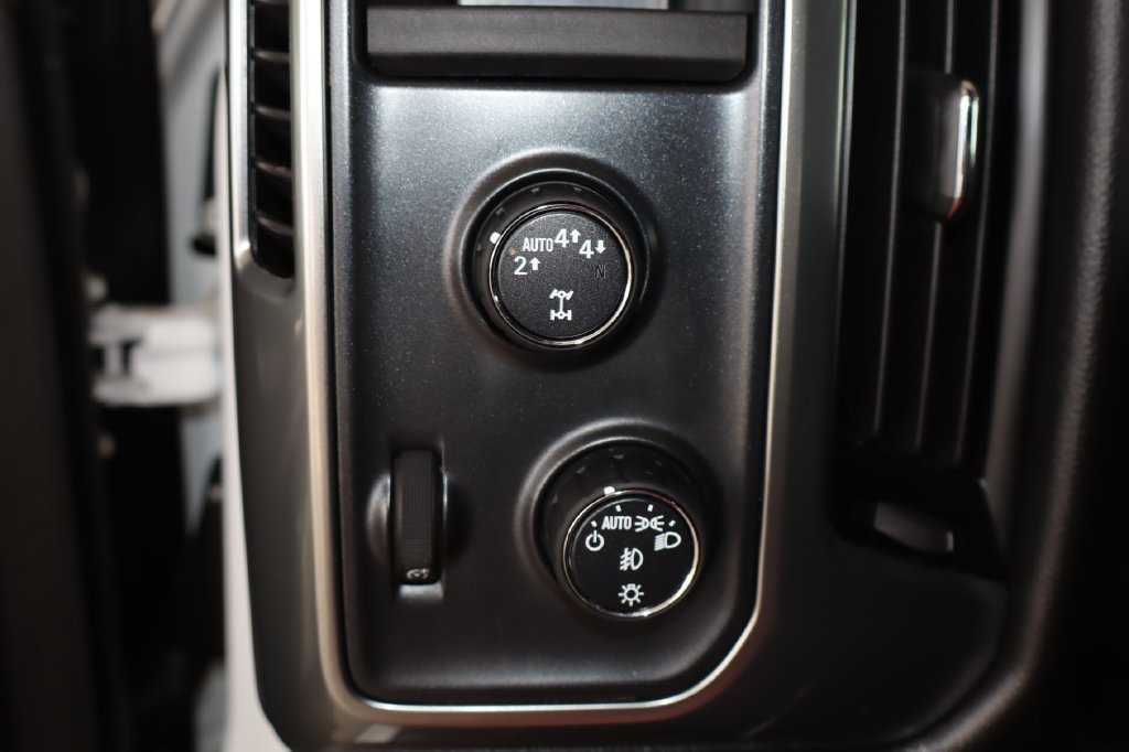 Used 2018 Chevrolet Silverado 1500 LT w/ All Star Edition AWD/4WD image 20