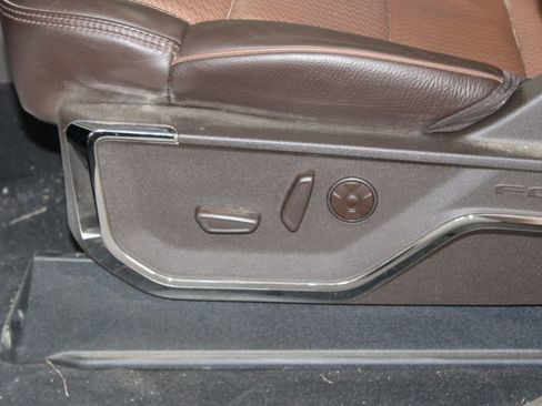 Used 2025 Ford F350 King Ranch w/ FX4 Off-Road Package image 16