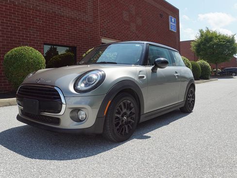 Used 2019 MINI Cooper 2-Door Hardtop w/ Premium Package FWD image 31