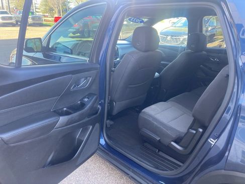 Certified 2023 Chevrolet Traverse LT image 11