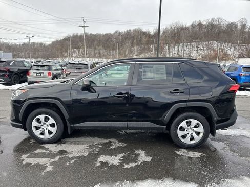 Used 2021 Toyota RAV4 LE image 11