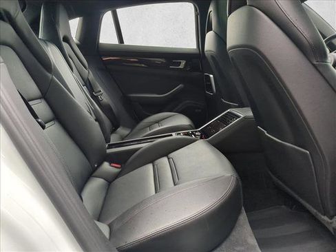 Used 2018 Porsche Panamera 4 image 26