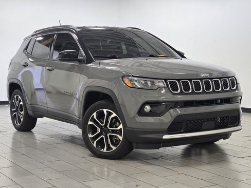 Used 2024 Jeep Compass Limited image 2